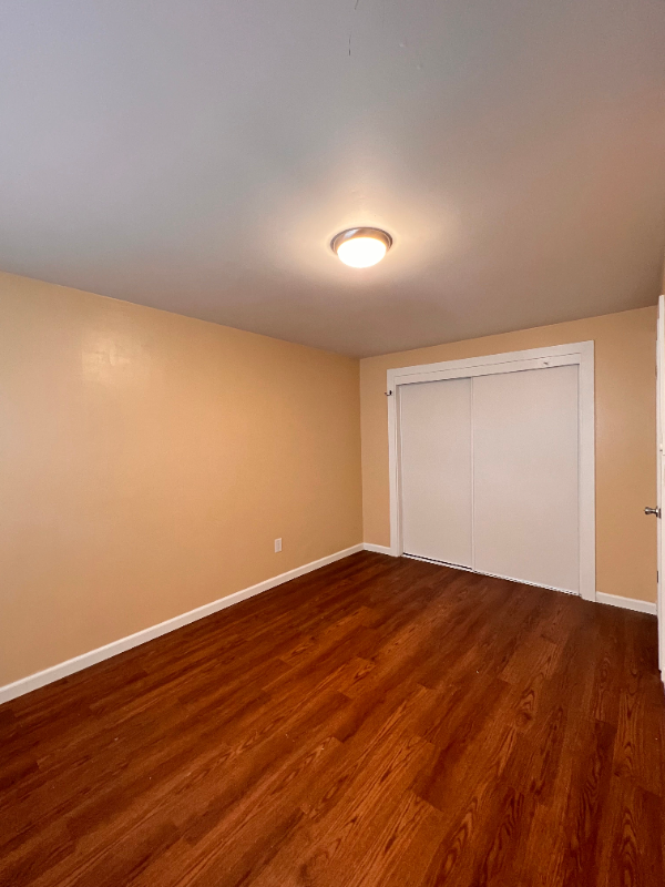 Seattle Apartment: 14332 32nd Ave NE
