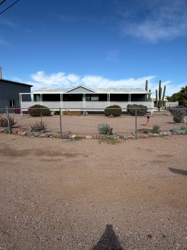 Apache Junction House: 2390 S Mariposa Rd
