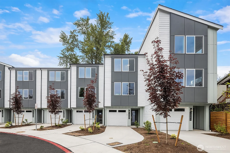 Everett Townhome: 1520 Hollow Dale Pl