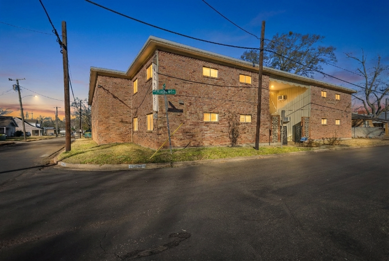 Nacogdoches Apartment: 901 Raquet St