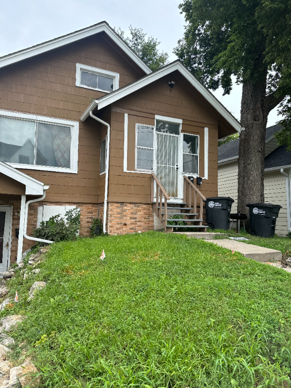 Omaha Townhome: 623 S 33rd St