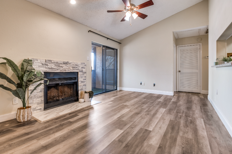 Arlingotn Condo: 1310 Harwell