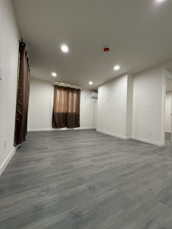 Santa Ana Multiplex: 1518 N Broadway