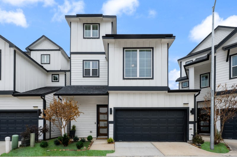 Houston House: 8906 Covenant Place