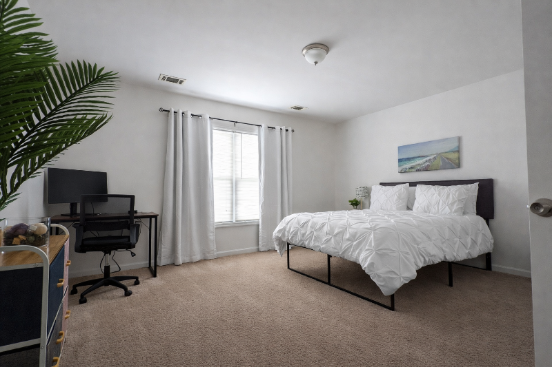 Savannah Townhome: 1510 E Henry street