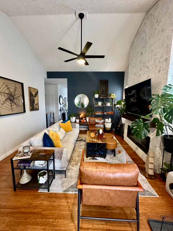 West Jordan House: 6659 S Interlochen Ln