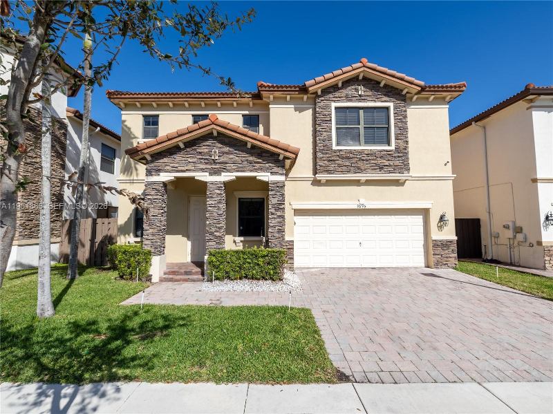 Doral House: 9895 NW 87th Ter