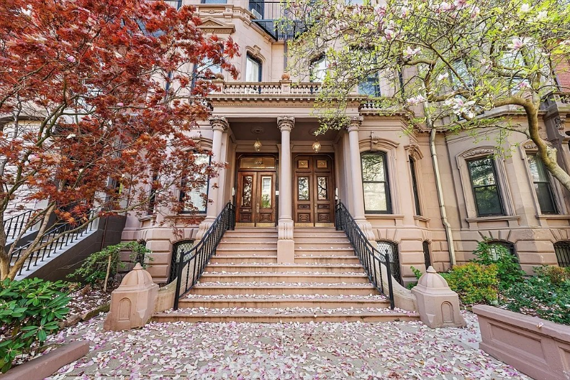 Boston Condo: 169 Beacon St