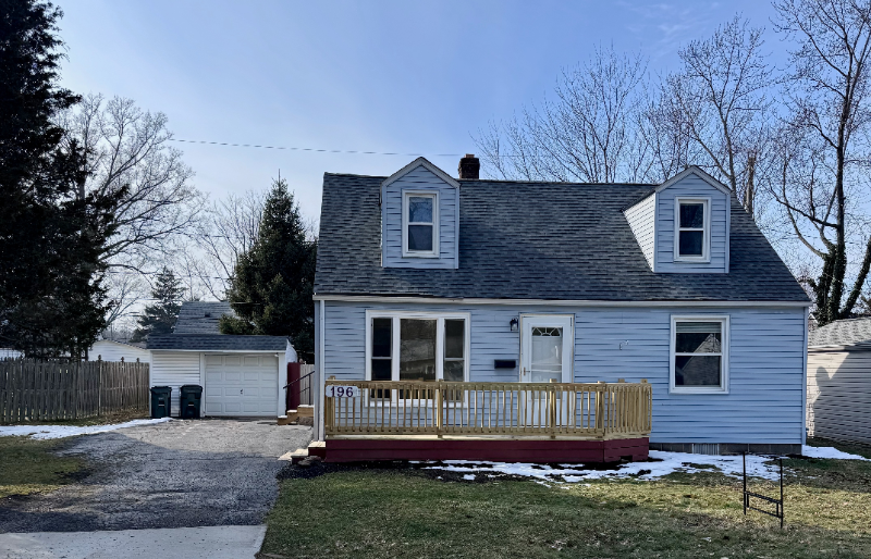 Avon Lake House: 196 S Point Dr