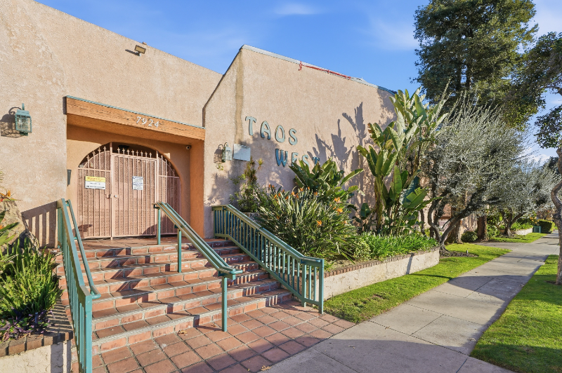 Panorama City Condo: 7924 Woodman Avenue