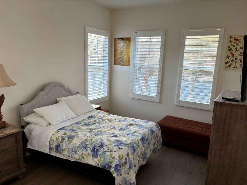 Santa Clarita House: 27680 Turnleaf Ct