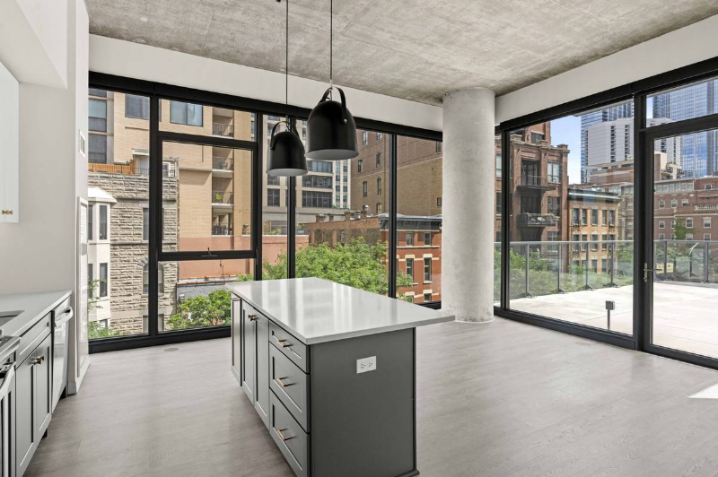Chicago Condo: 191 W Huron St