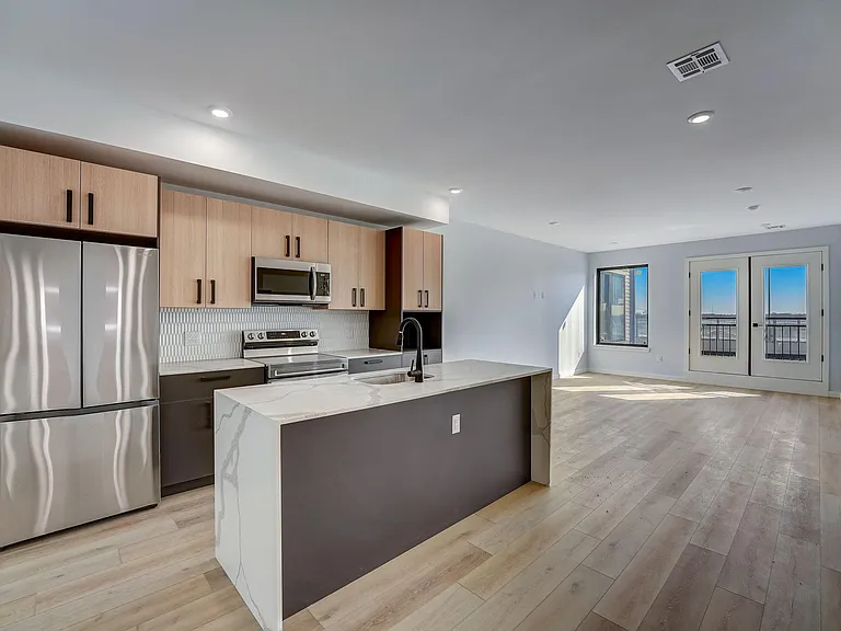 Philadelphia Apartment: 1112 E Berks St, Philadelphia, PA 19125