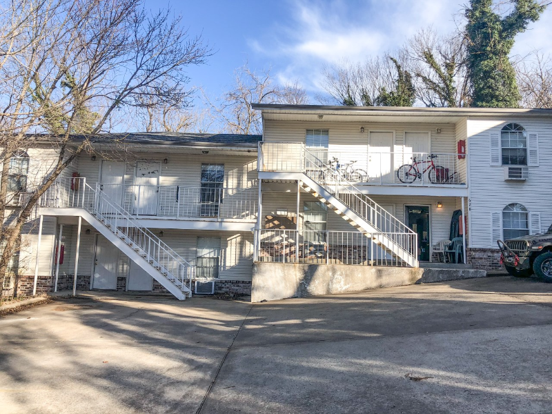 Fayetteville Apartment: 628 N Oakland Ave