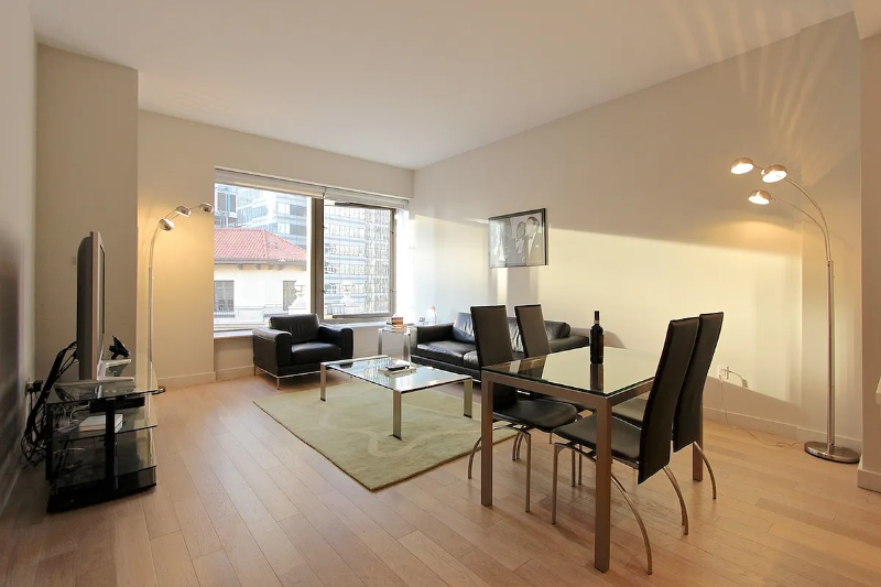New York Condo: 75 Wall St