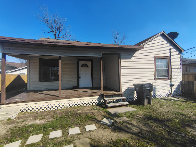 Houston Multiplex: 7716 Appleton St