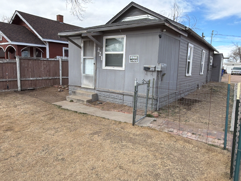 Greeley House: 221 10th St