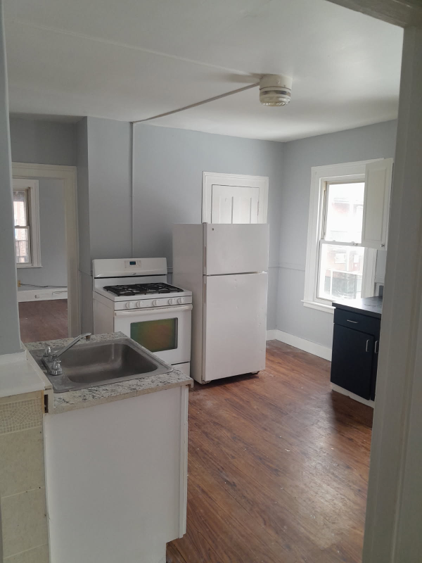 Hartford Apartment: 118.5 Babcock St Floor 2