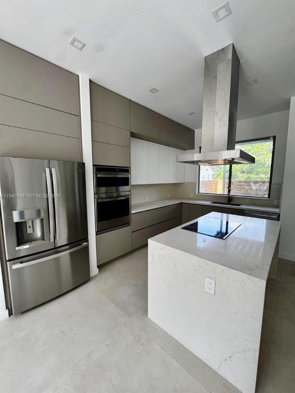 Miami Townhome: 3204 Plaza St