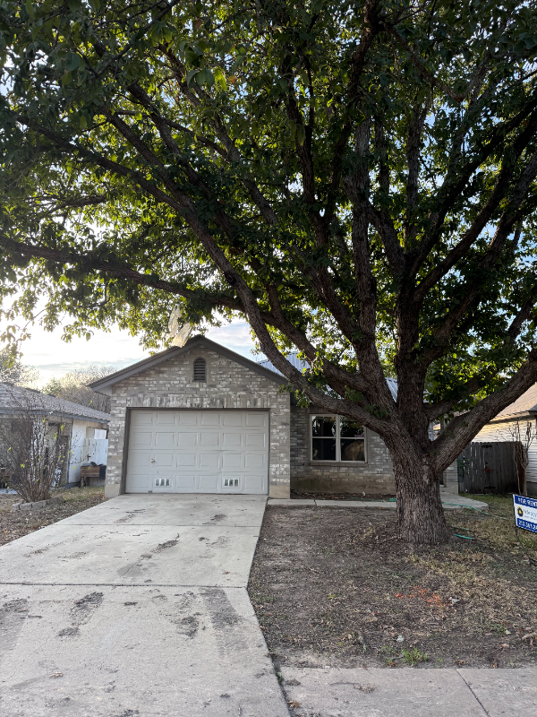 Converse House: 8343 Morning Grove