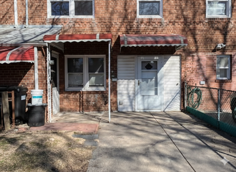 Flushing Townhome: 4761 196th St