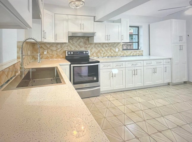 Pompano Beach House: 3813 NE 16th Terrace