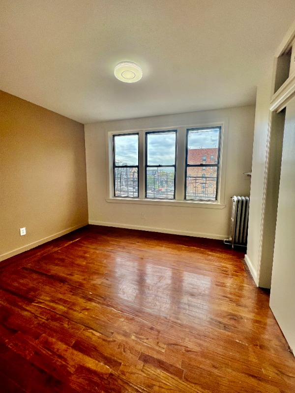 Jersey City Apartment: 358 Bergen Avenue