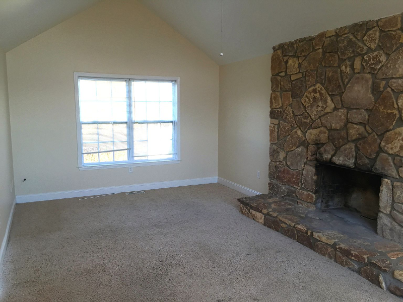 Huntington House: 223 N Queens Ct