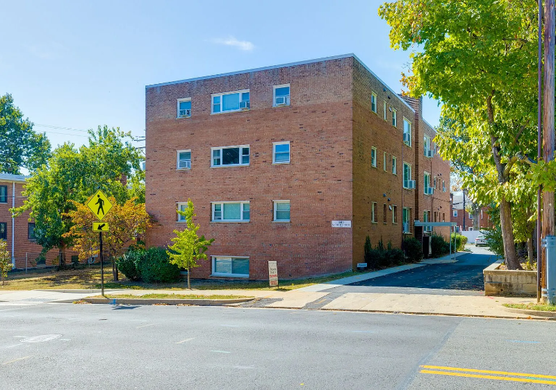 Arlington Condo: 500 S Courthouse Rd