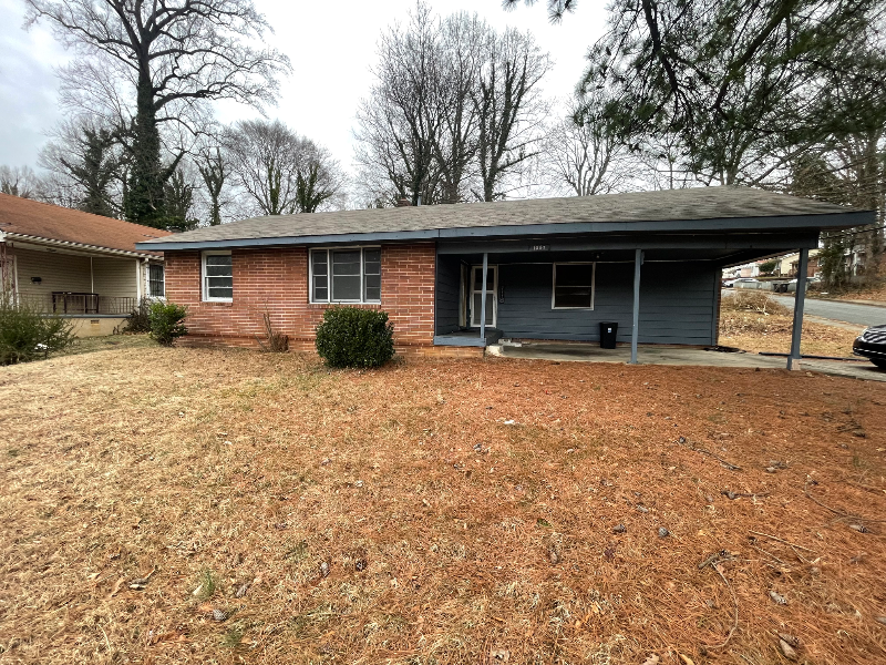 Winston Salem House: 1937 Bowen Boulevard