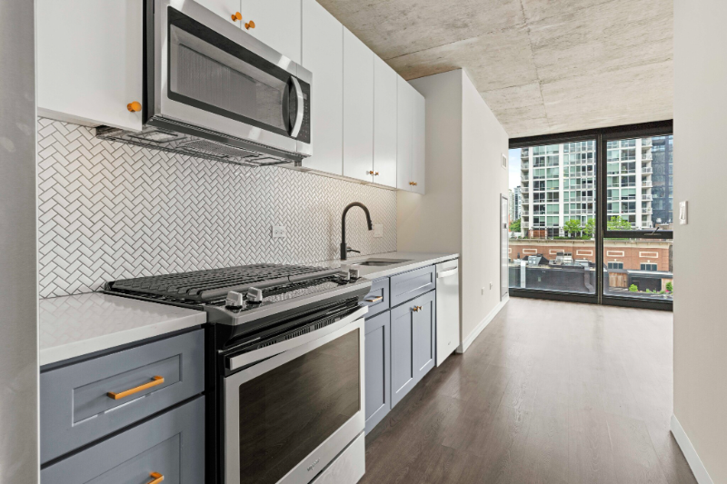 Chicago Condo: 145 W Huron St