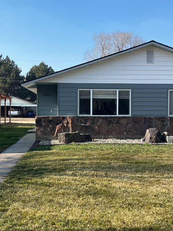 Nampa Townhome: 1207 / 1209 S. Elder St.