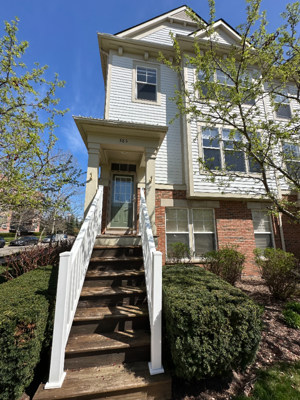 Plymouth Condo: 385 Windmill Dr