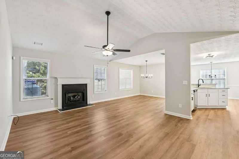 Loganville House: 7091 Greenridge Dr