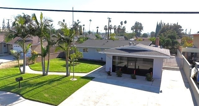 La Sierra Riverside House: 10380 Hole Ave