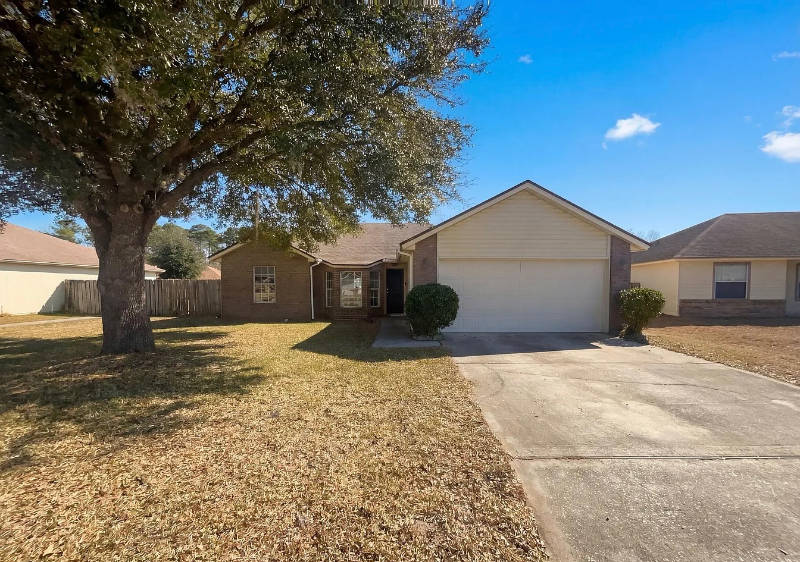 Orange park House: 2159 JOSEPH HEWES Court