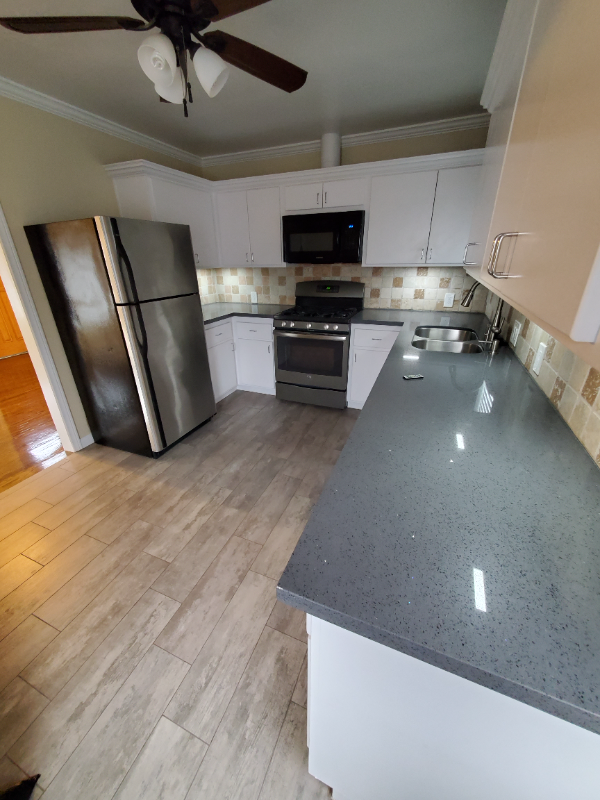 Oceanside House: 421 North Ditmar Street