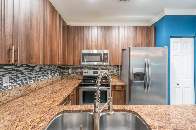 Pompano Beach Townhome: 422 NE 1st Avenue