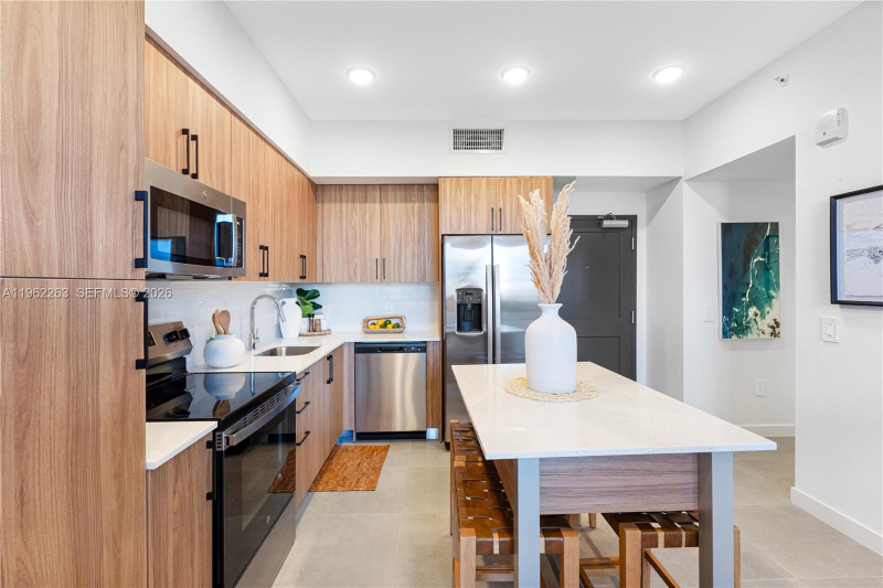 Pompano Beach Townhome: 208 N Federal Highway 247