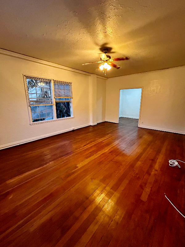 LOS ANGELES Apartment: 1523 MCCADDEN