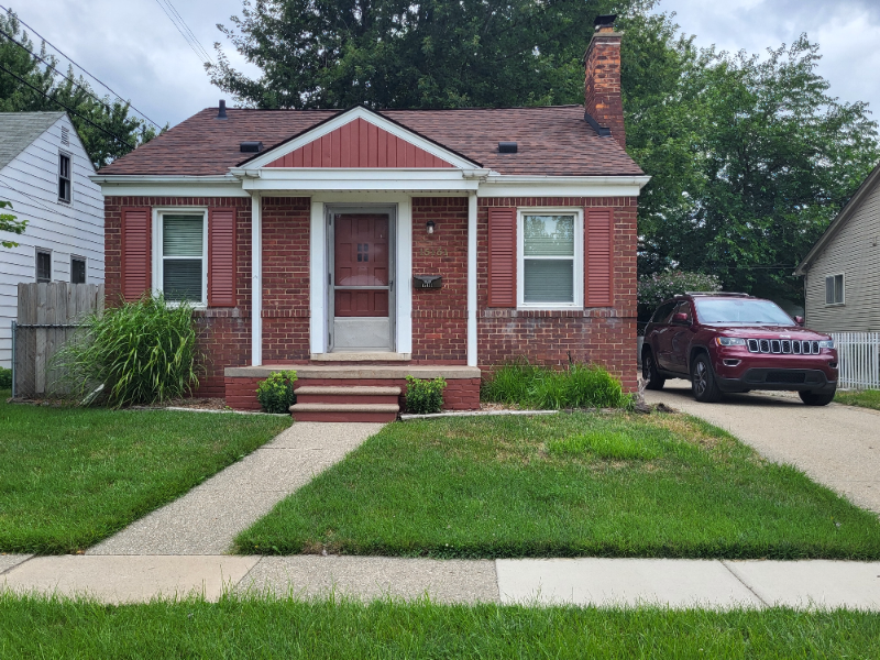 Eastpoint House: 15131 Crescentwood Ave