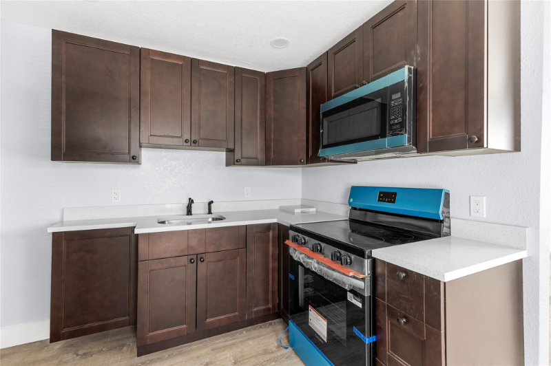 Pompano Beach House: 683 NW 21st Street