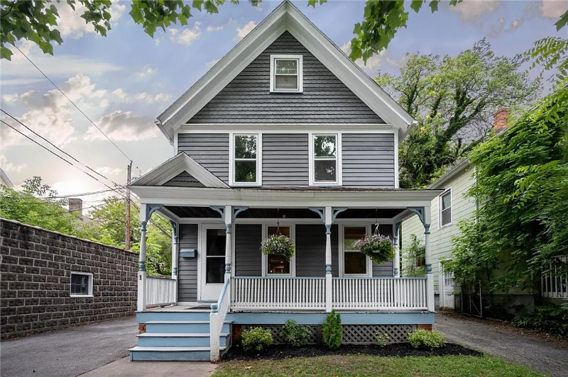 Rochester House: 1 Bly St