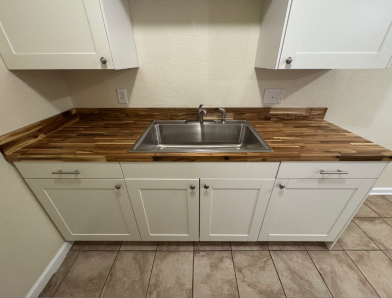 Milwaukee Apartment: 646 S Hawley Rd