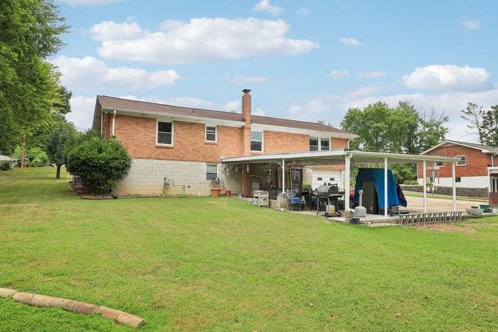 Nashville House: 3975 Lawing Dr