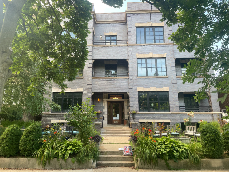 Chicago Apartment: 1126 W Morse Ave