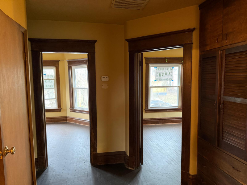 sharon Multiplex: 107 N Oakland ave