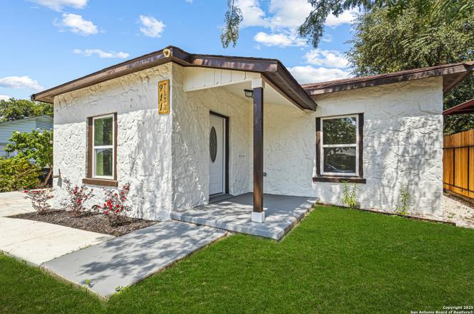 San Antonio House: 911 W Wildwood Dr