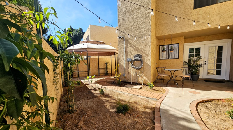 Phoenix Townhome: 1025 E Highland Ave