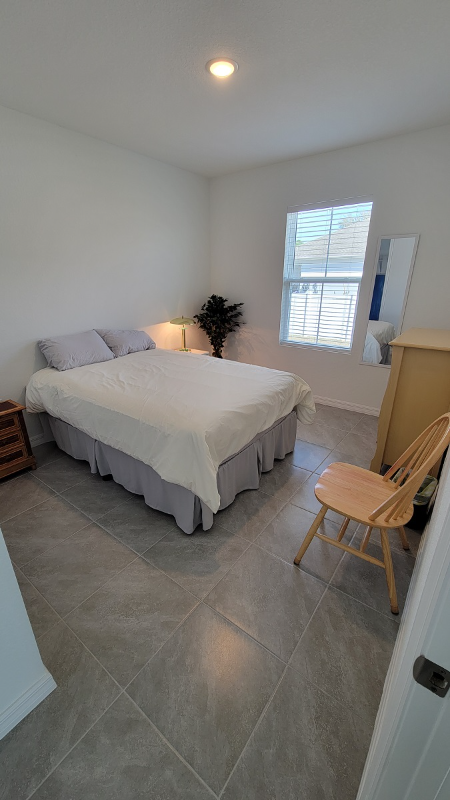 Melbourne House: 733 Cleaves St SE